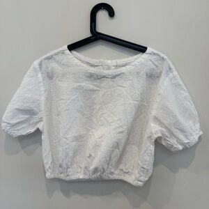 Cleobella White Cropped linen top detailed shell buttons on back